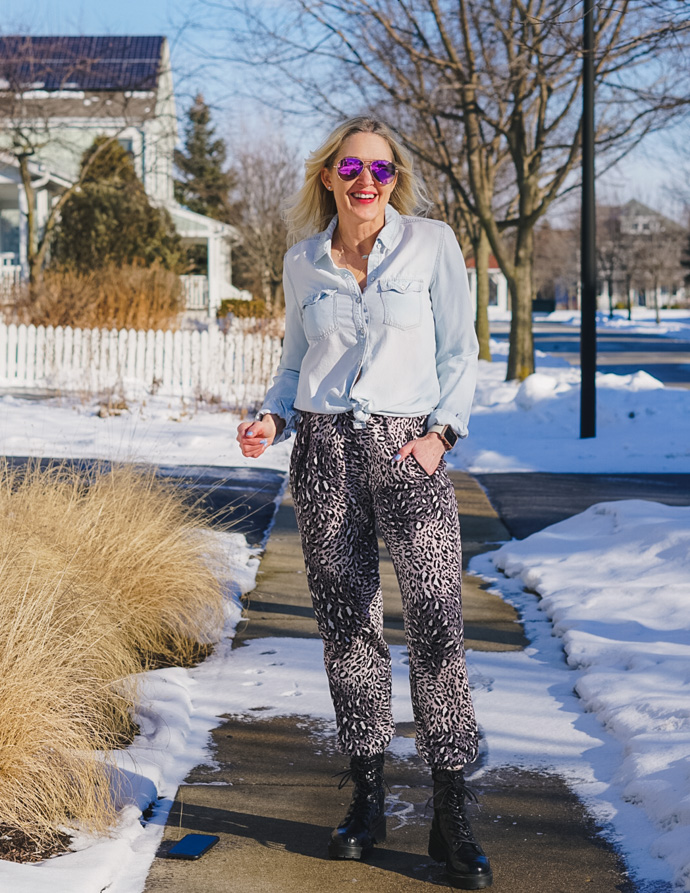how to style leopard joggers in winter