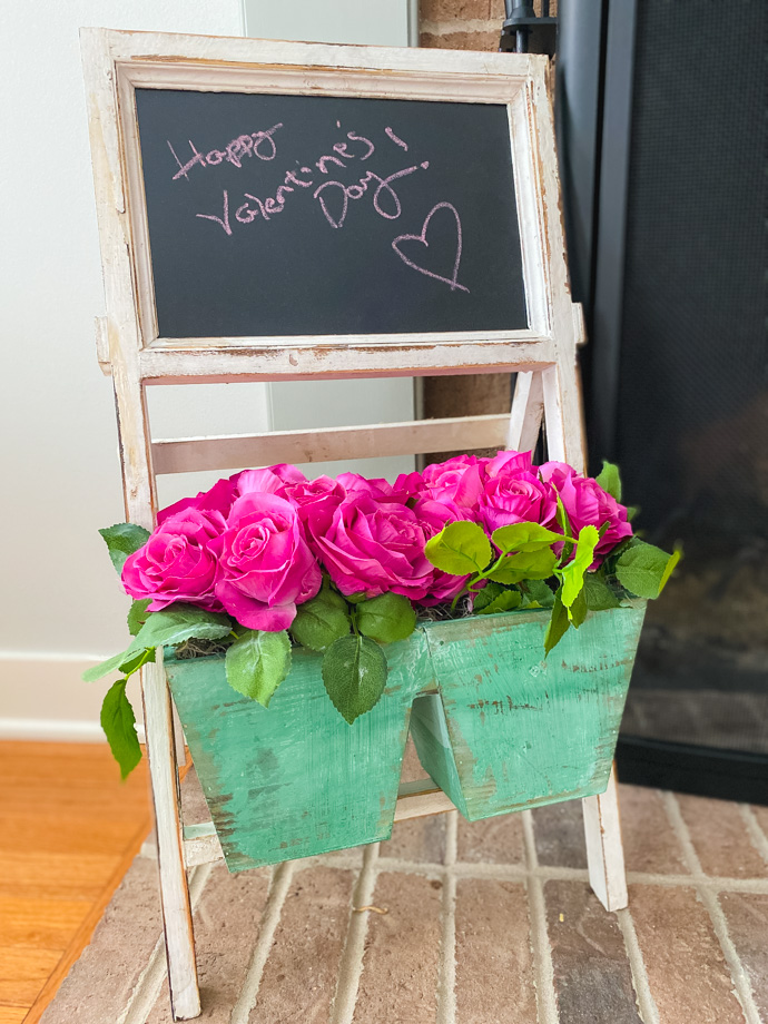 Rose Artificial Arrangement Farmhouse Stand with Chalkboard