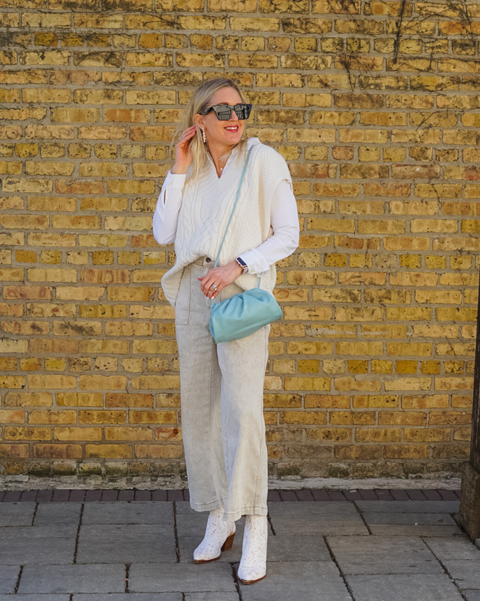 neutral monochrome spring outfit