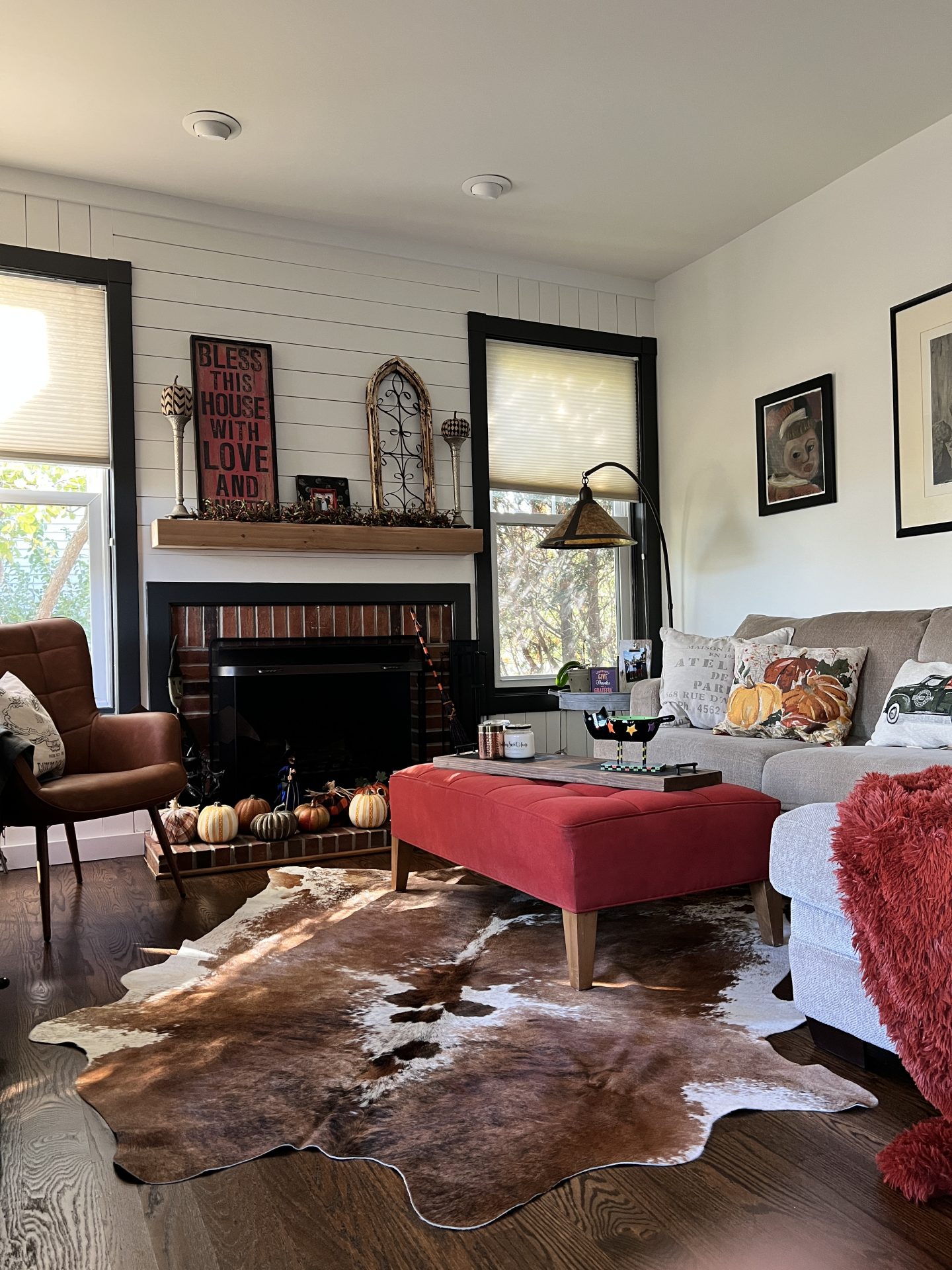 modern farmhouse cozy family room