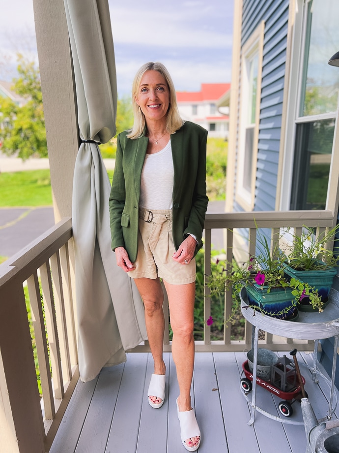 casual blazer outfit with shorts