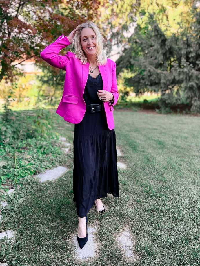 blazer and black skirt outfit