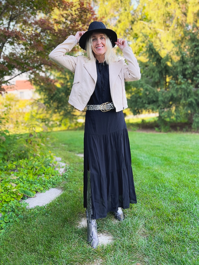 outfits with black skirt with slit