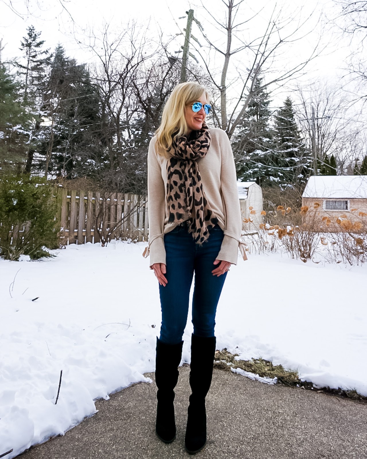 Leopard Ankle Boots with Black Leather Leggings Outfits (4 ideas