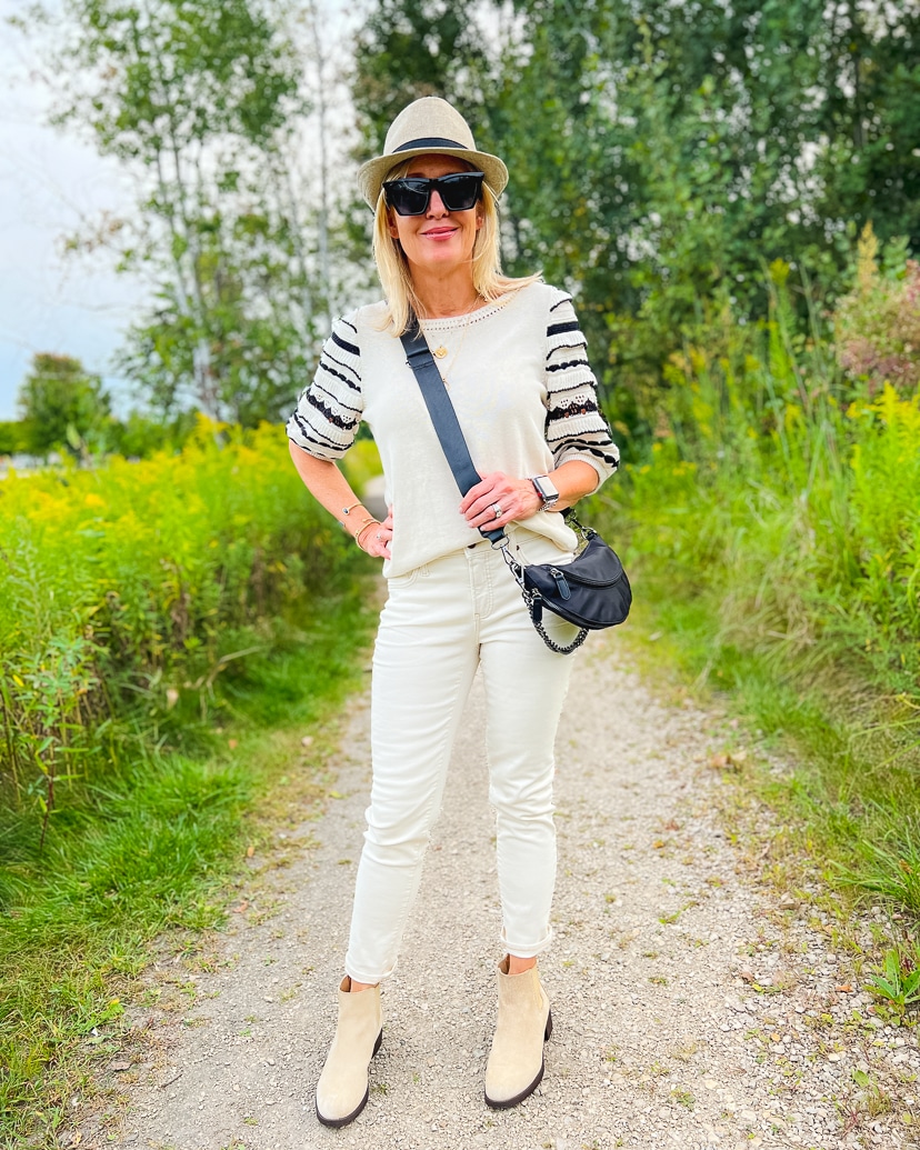 Love the white jeans with white sneakers