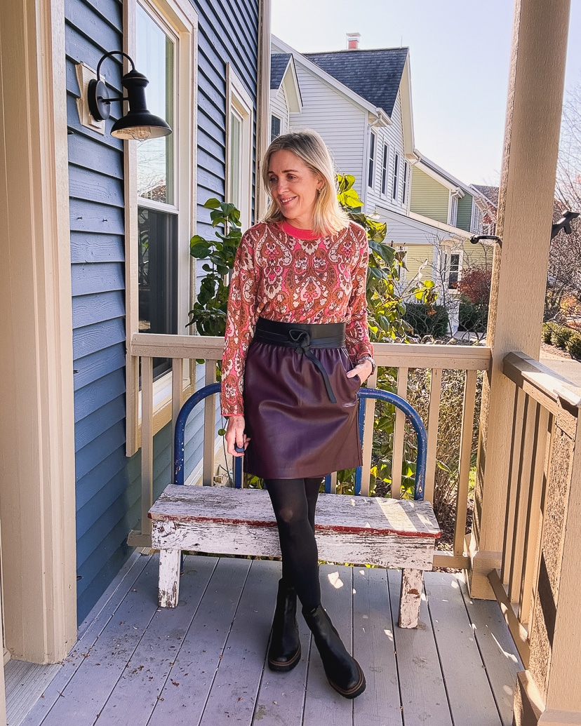 Chelsea boots outlet skirt
