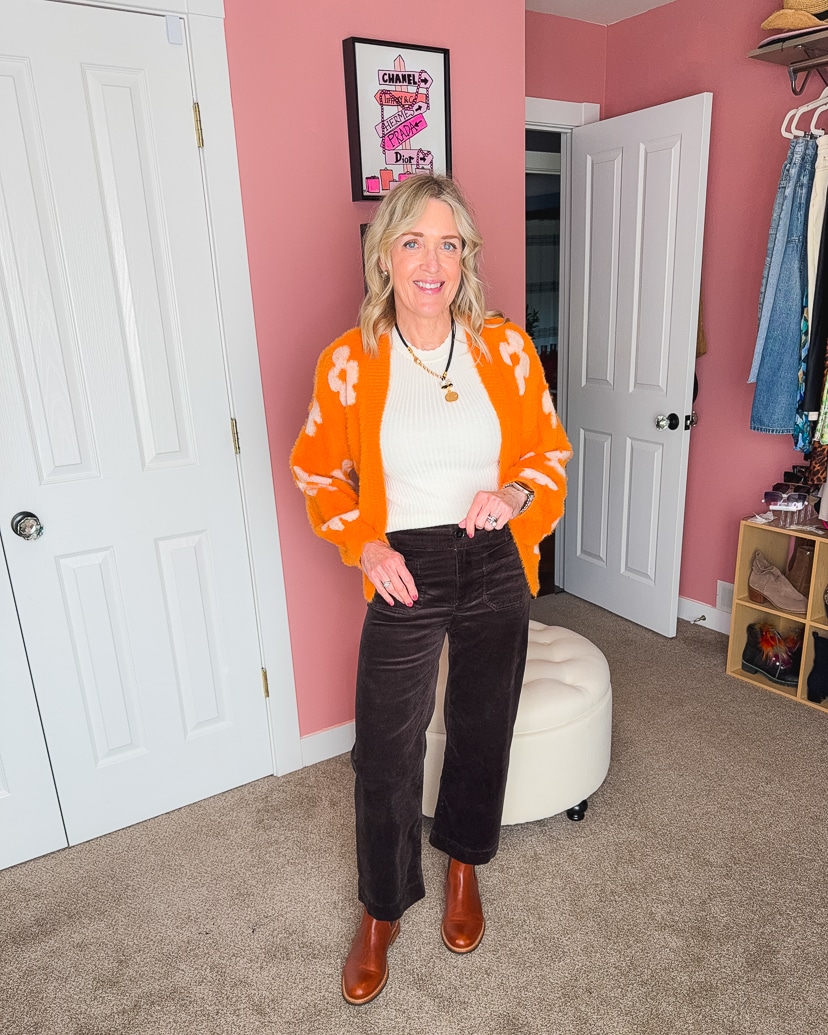 what colors go with brown clothes