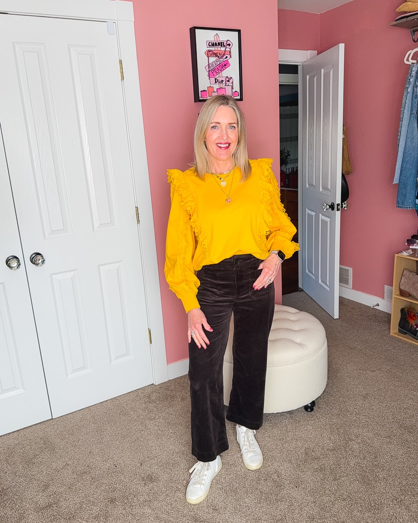 what colors go with brown clothes