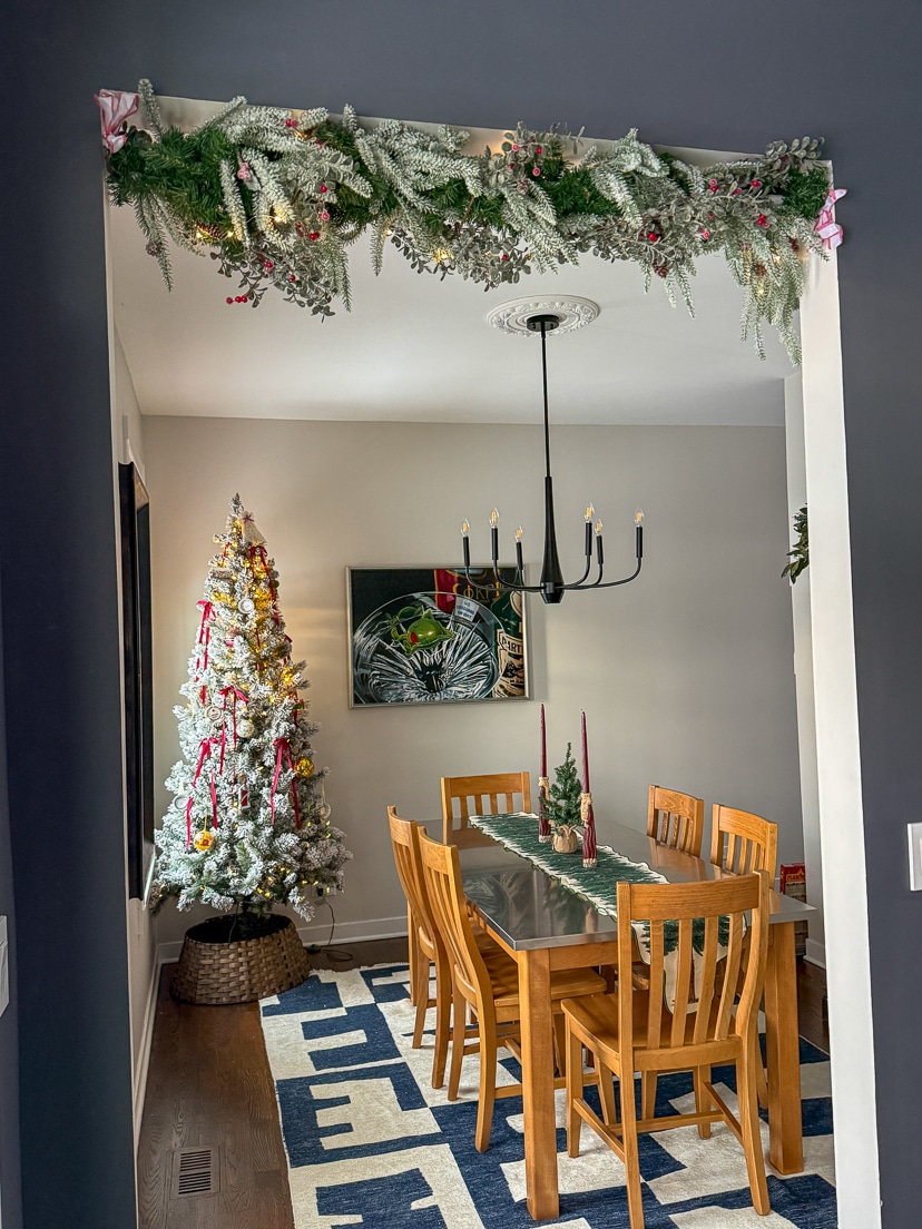 Holiday dining room