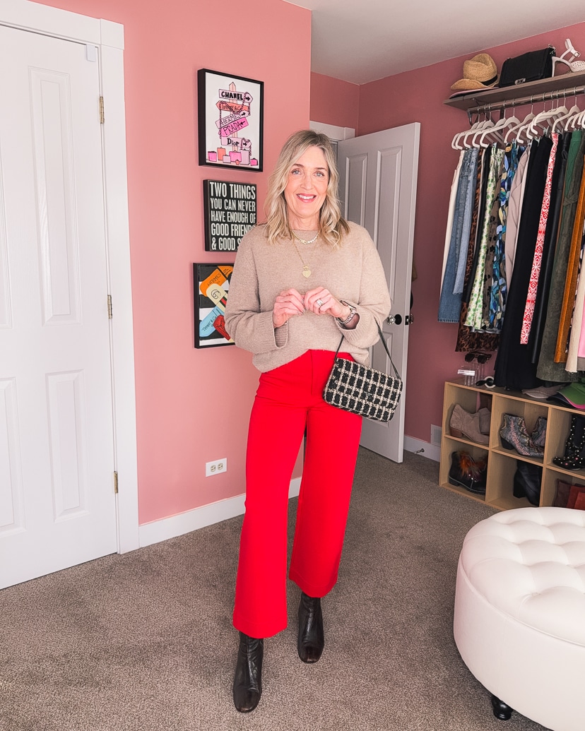 what top to wear with red pants