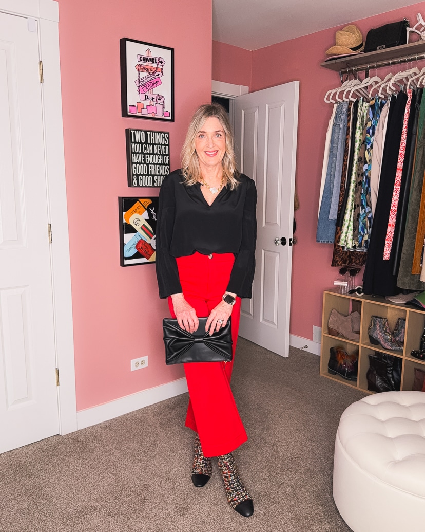 what top to wear with red pants