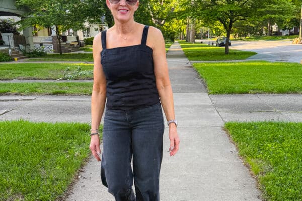 how to make black jeans look summery
