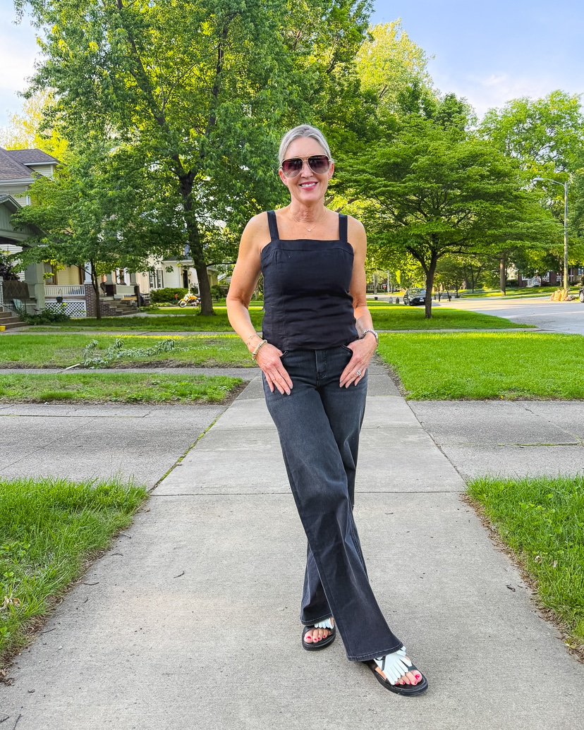how to make dark jeans look summery
