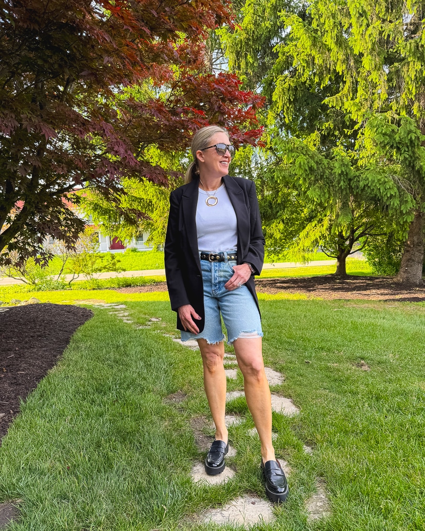 Bermuda shorts and blazer outfit