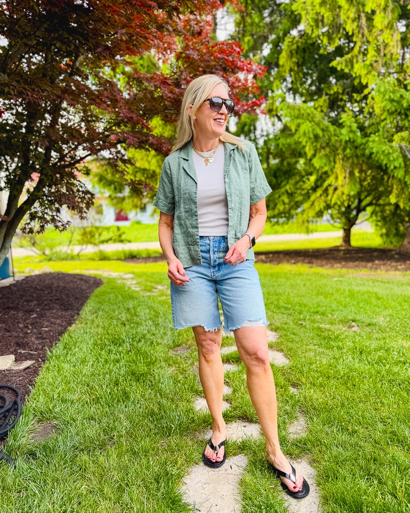 what to wear with denim Bermuda shorts over 40